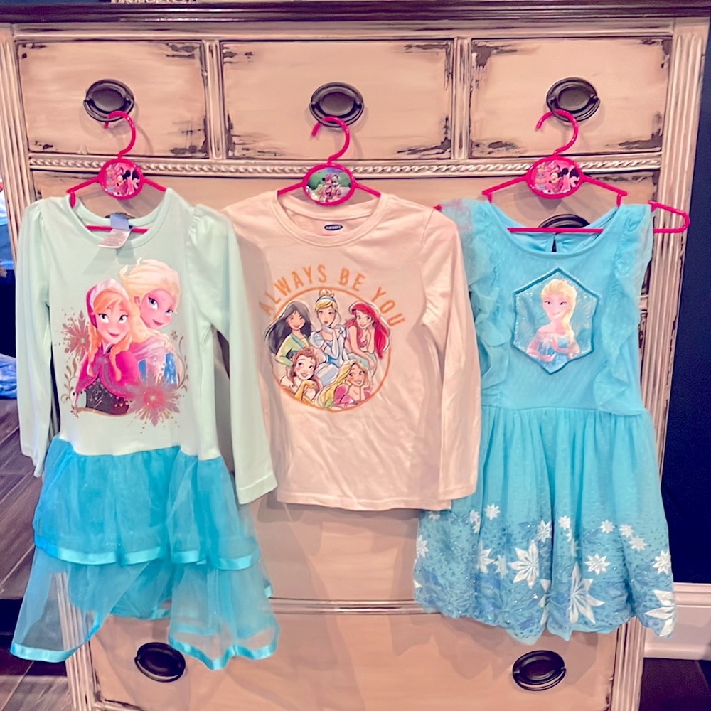 Princess bundle 👸🏻 dresses & shirt ✨4T